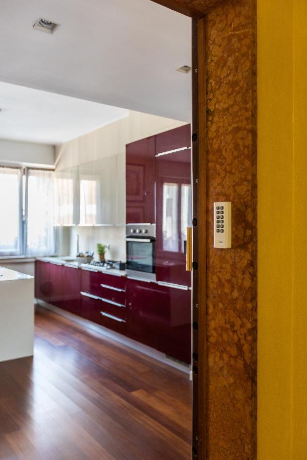Rosselli 13 Milan Apartment Екстер'єр фото